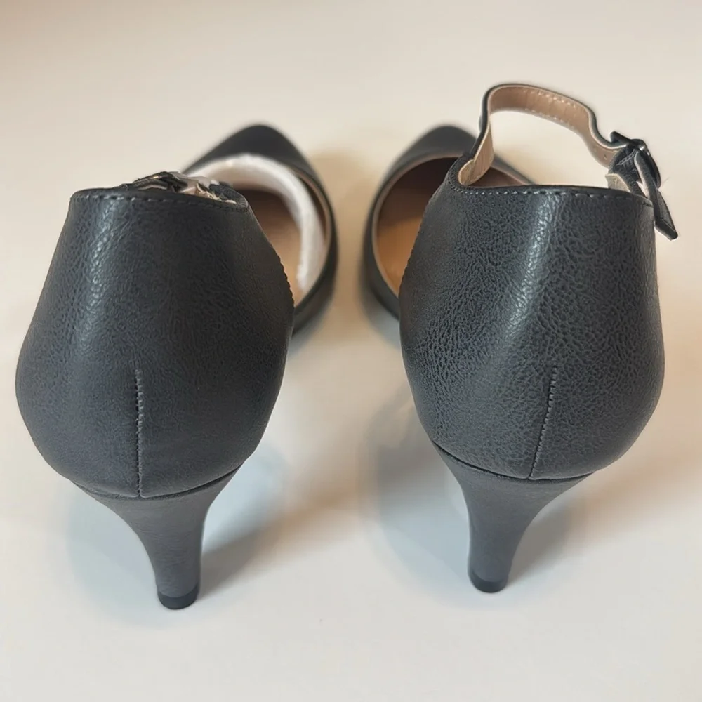 Journee Collection Bettie Womens Pump